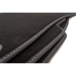 Tapis Audi Q7 (4M) à partir de 06/2015, Velours Noir avec Liseré blanc