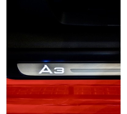 SEUILS DE PORTES ÉCLAIRÉS OEM AUDI A3 8V 8V0071300